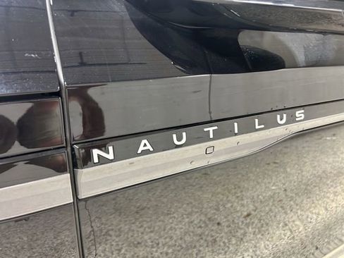 New 2025 Lincoln Nautilus Reserve w/ Jet Appearance Package image 28