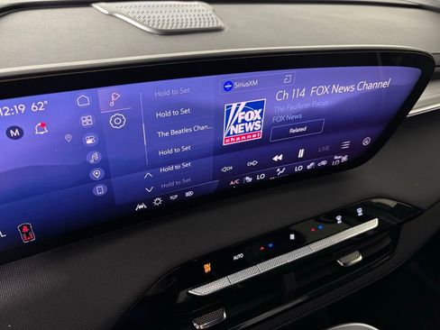 Used 2025 Buick Enclave Preferred image 25