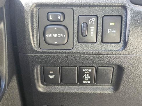 Used 2018 Toyota 4Runner Limited AWD/4WD image 39
