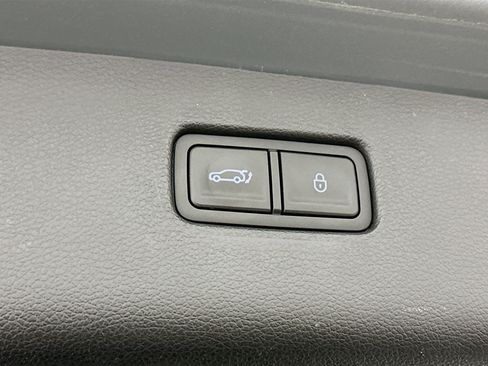 Used 2025 Genesis GV80 2.5T Standard AWD/4WD image 31