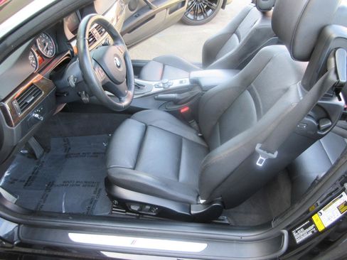 Used 2013 BMW 335i Convertible image 7