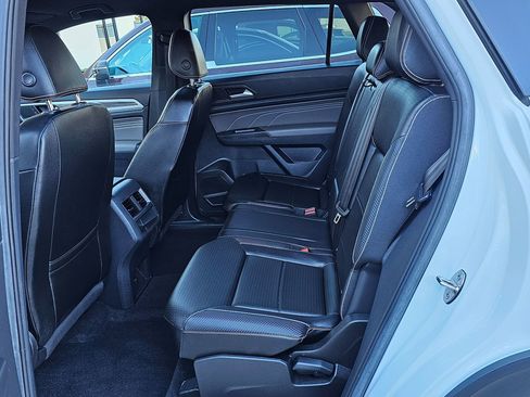 Used 2023 Volkswagen Atlas Cross Sport SE image 18