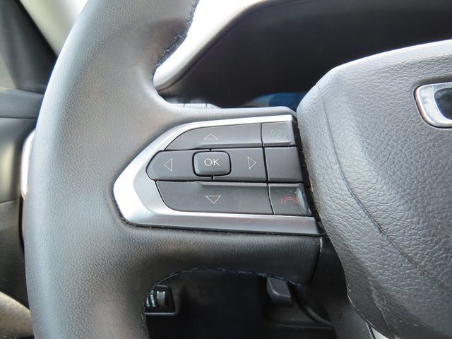 Used 2022 Jeep Compass Latitude FWD image 8