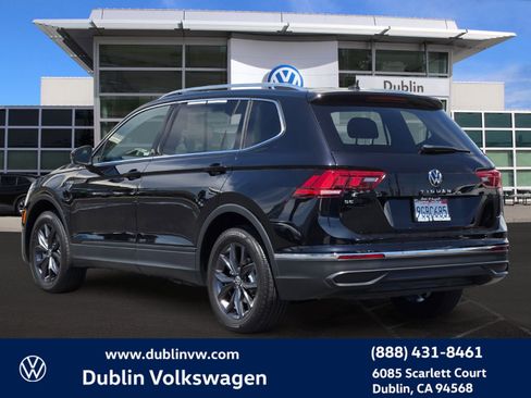 Used 2023 Volkswagen Tiguan SE w/ Panoramic Sunroof Package FWD image 6