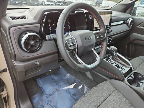 Used 2023 Chevrolet Colorado Z71 w/ Z71 Convenience Package 2 image 10