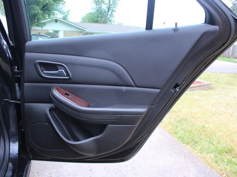 Used 2013 Chevrolet Malibu LT image 32