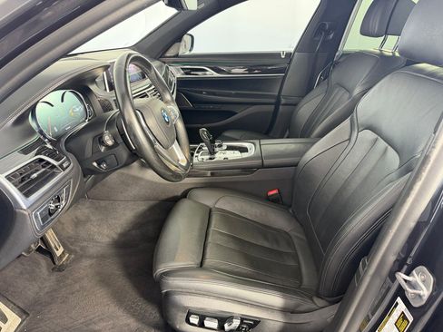 Used 2019 BMW 740i w/ Executive Package RWD image 5