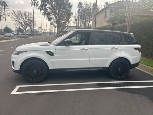 Used 2018 Land Rover Range Rover Sport SE image 3