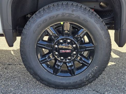 New 2026 GMC Sierra 2500 AT4 w/ Technology Package image 8