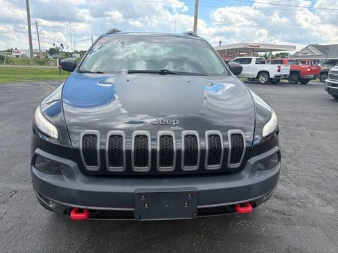 Used 2016 Jeep Cherokee Trailhawk AWD/4WD image 2