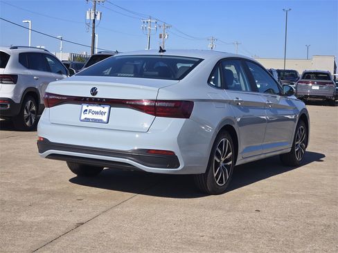 New 2026 Volkswagen Jetta SE image 4