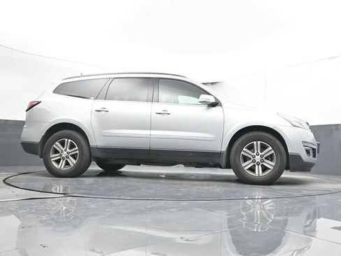 Used 2017 Chevrolet Traverse LT AWD/4WD image 23
