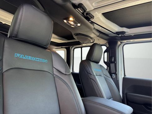 New 2023 Jeep Wrangler Unlimited Rubicon 4xe w/ Cold Weather Group image 17