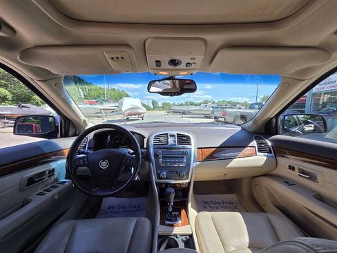 Used 2007 Cadillac SRX w/ Utility Package RWD image 17