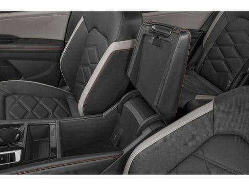Used 2025 Volkswagen Atlas Peak Edition SE AWD/4WD image 13