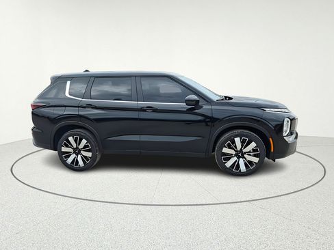 New 2026 Mitsubishi Outlander SE FWD image 8