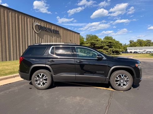 Used 2023 GMC Acadia SLT AWD/4WD image 8