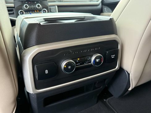 Used 2024 Ford Expedition XLT RWD image 17