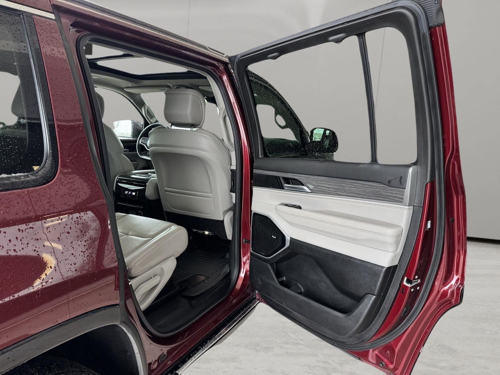 Used 2022 Jeep Wagoneer Series III w/ Premium Group I AWD/4WD image 35