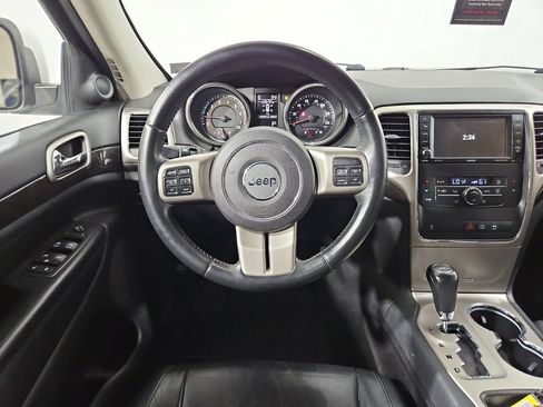 Used 2013 Jeep Grand Cherokee Laredo AWD/4WD image 14