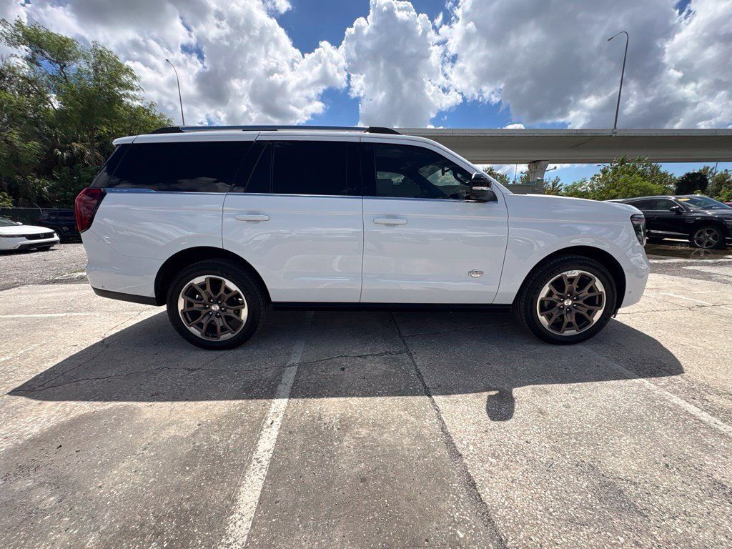 Used 2025 Ford Expedition King Ranch AWD/4WD image 2