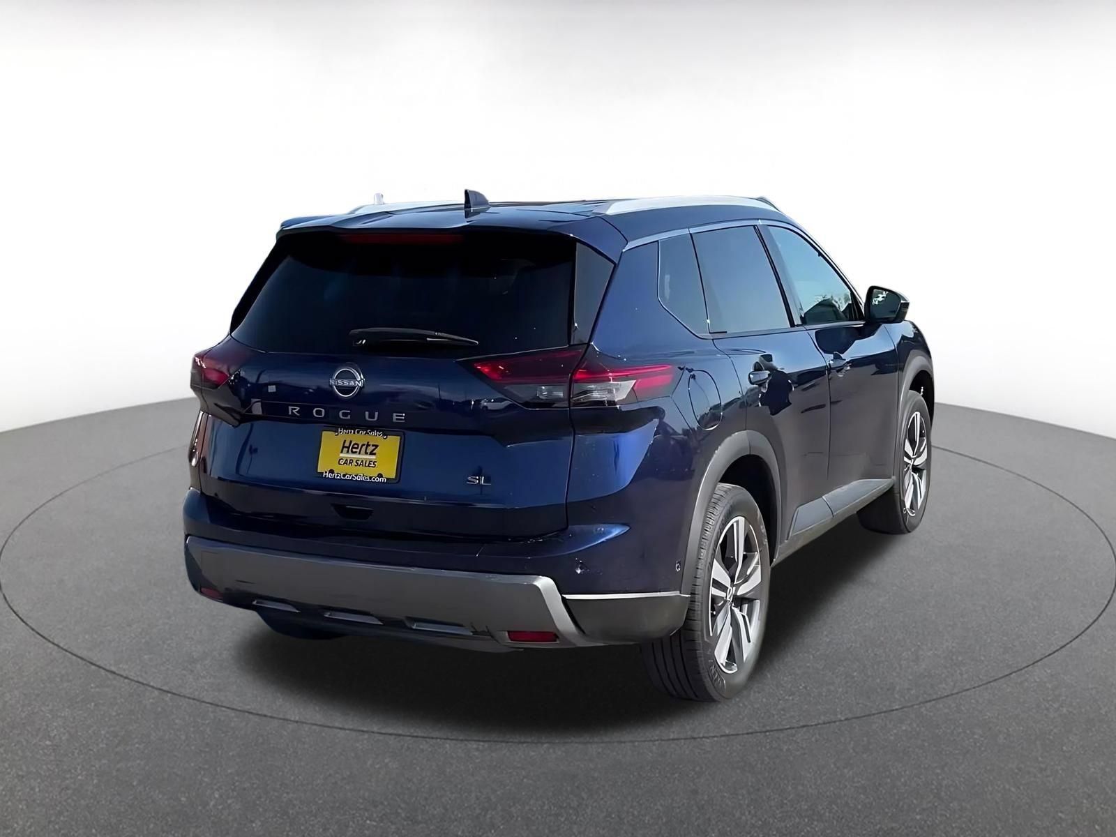 Used 2026 Nissan Rogue SL FWD image 14