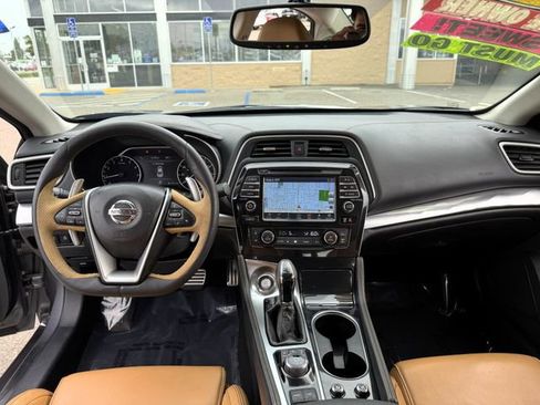Used 2017 Nissan Maxima SR FWD image 19
