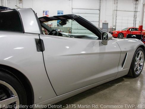 Used 2007 Chevrolet Corvette Coupe w/ Preferred Equipment Group image 24