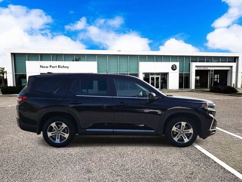 Used 2025 Honda Pilot EX-L image 9