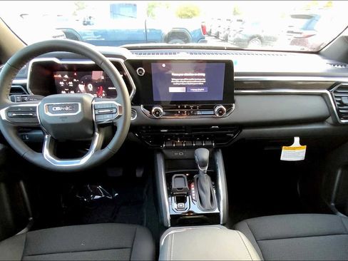 New 2026 GMC Canyon Elevation image 5