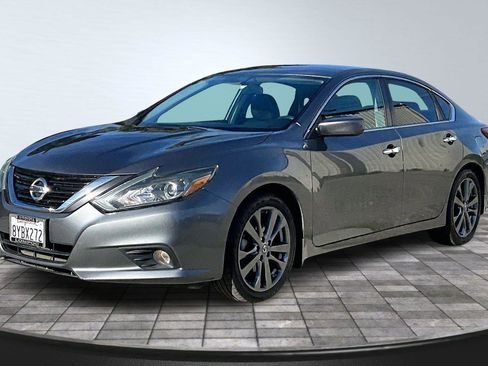 Used 2018 Nissan Altima 2.5 SR w/ SR Special Edition image 12