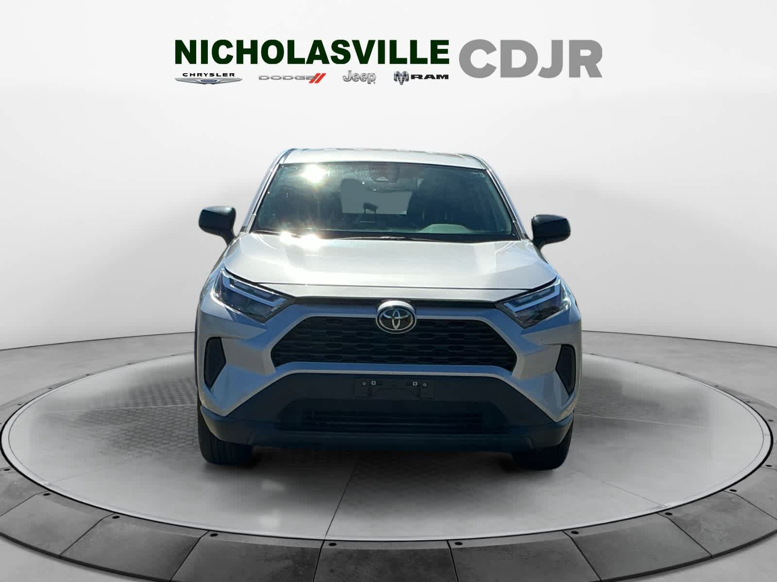 Used 2024 Toyota RAV4 LE AWD/4WD image 8