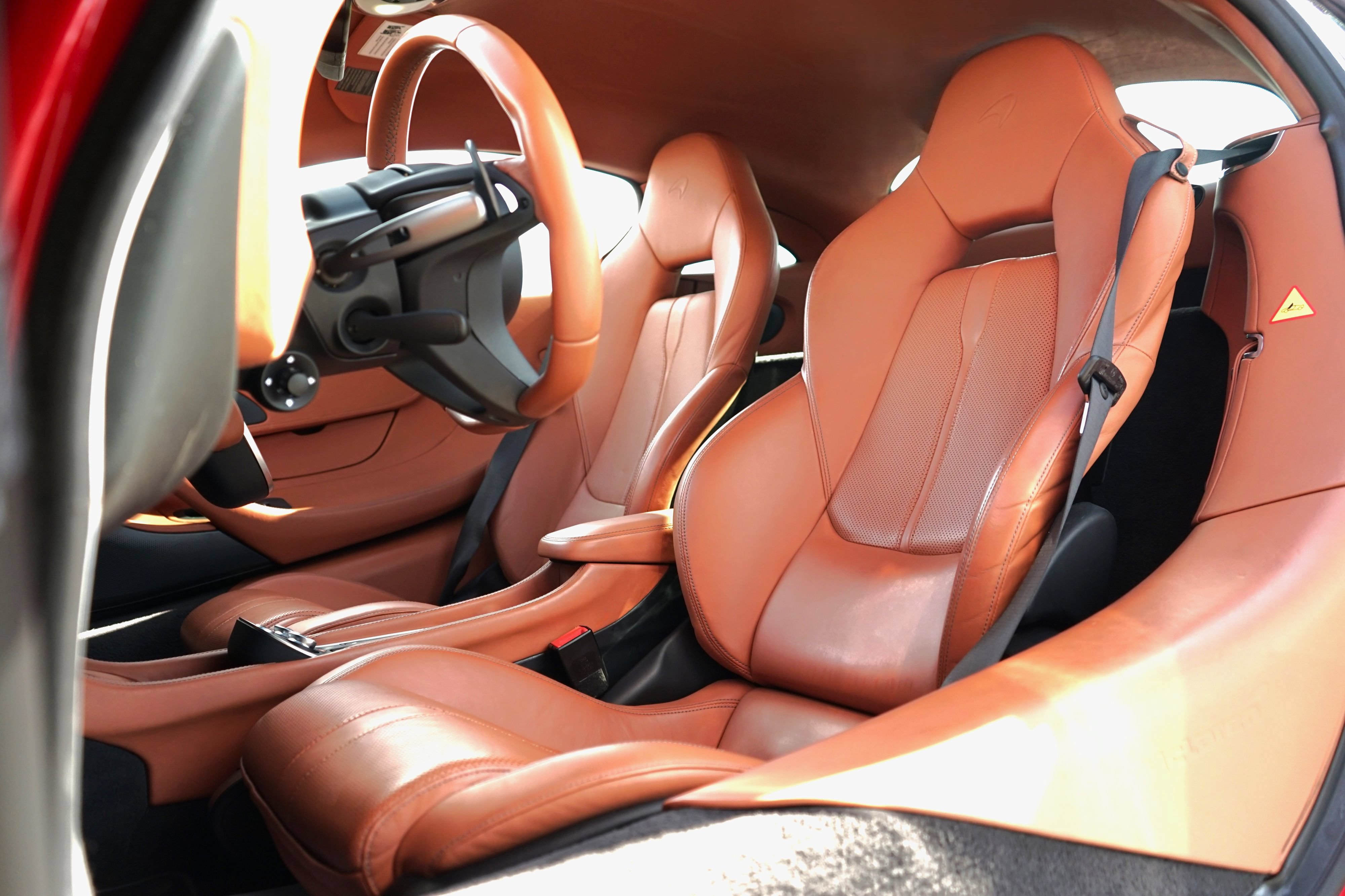 Used 2016 McLaren 570S Coupe RWD image 21