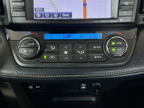 Used 2018 Toyota RAV4 XLE FWD image 24