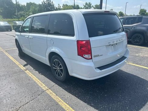 Used 2019 Dodge Grand Caravan GT FWD image 2