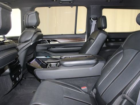 Used 2023 Jeep Grand Wagoneer 4WD image 22