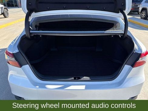 Used 2023 Toyota Camry XLE image 9