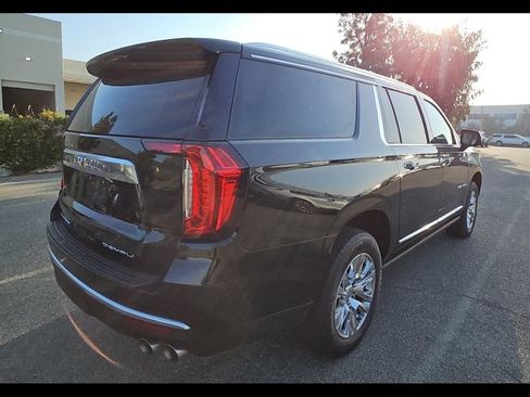 Used 2024 GMC Yukon XL Denali AWD/4WD image 4