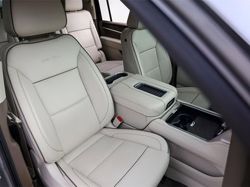 Used 2023 GMC Yukon XL Denali w/ LPO, Floor Liner Package image 36