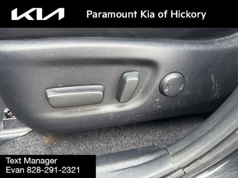 Used 2017 Toyota RAV4 Limited image 20