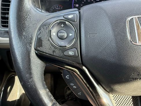 Used 2019 Honda HR-V Touring image 14