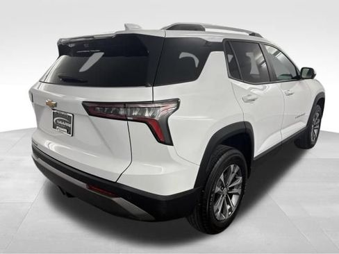 Used 2025 Chevrolet Equinox LT w/ Convenience Package II FWD image 6
