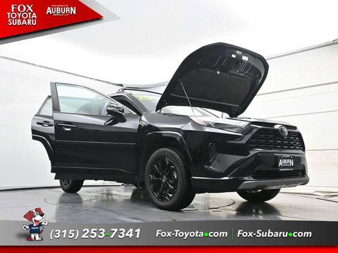 Used 2025 Toyota RAV4 SE w/ Convenience Package AWD/4WD image 40