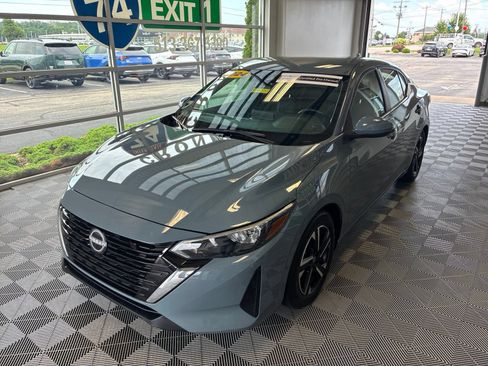 Used 2024 Nissan Sentra SV FWD image 3