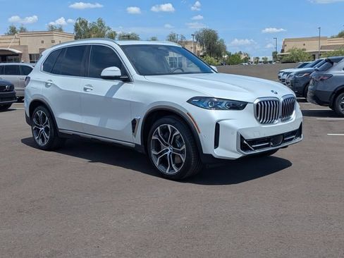 New 2026 BMW X5 xDrive50e w/ Premium Package AWD/4WD image 4
