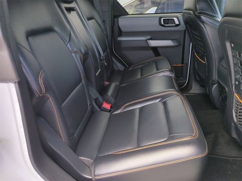 Used 2023 Ford Bronco Badlands image 26
