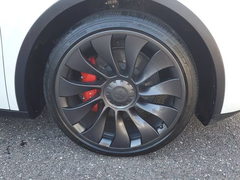 Used 2025 Tesla Model Y Performance AWD/4WD image 5