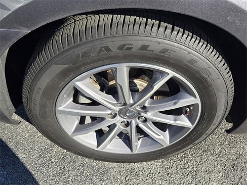 Used 2018 Acura TLX w/ Technology Package image 11