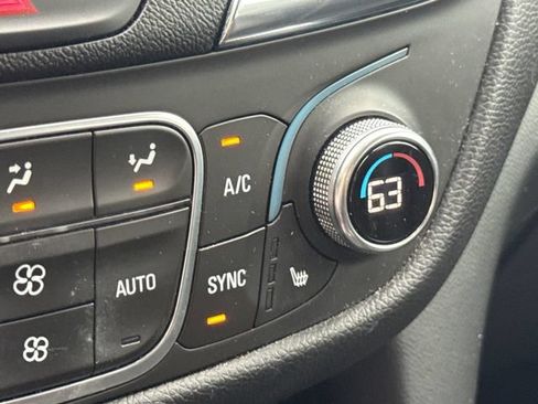 Used 2020 Chevrolet Equinox LT w/ Sport Edition FWD image 22