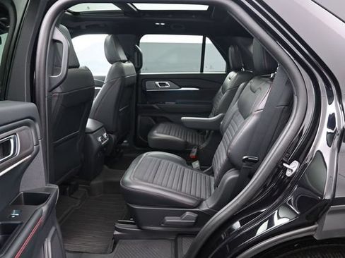 Certified 2025 Ford Explorer ST-Line w/ Premium Package AWD/4WD image 22